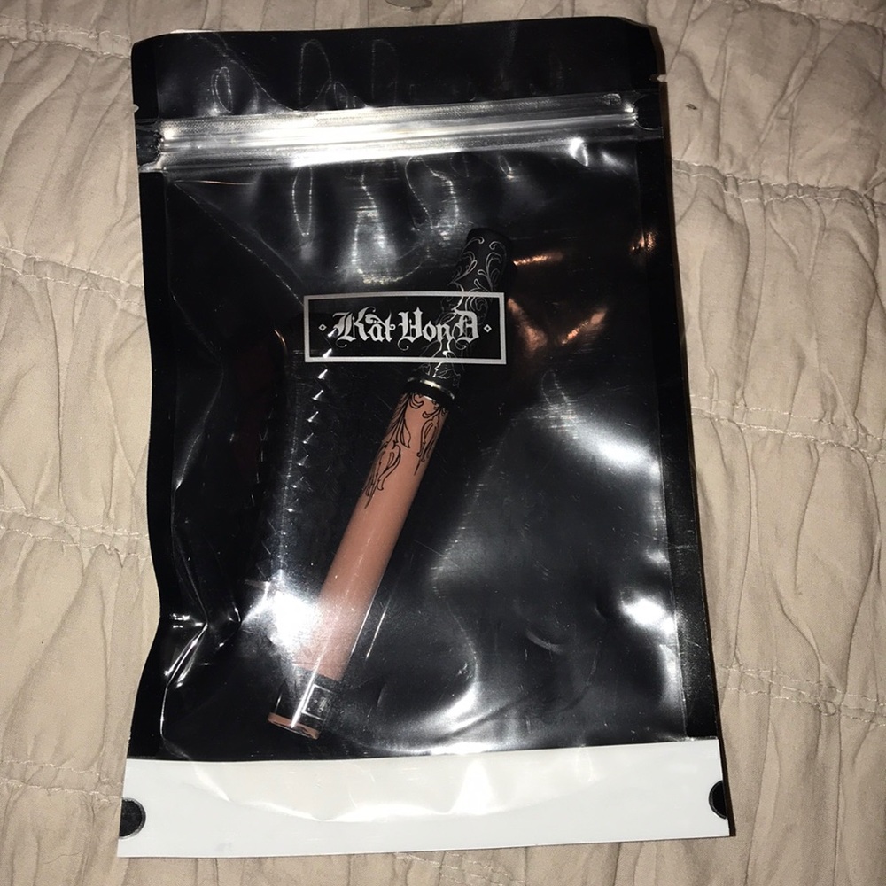 Kat Von D lip kit